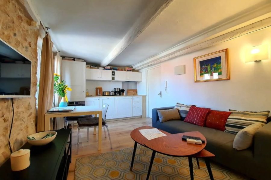 Beautiful One Bedroom Apartment in Old Town Antibes