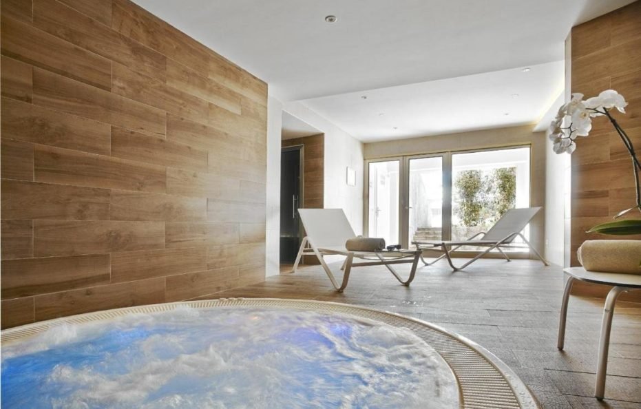 Hotel Restaurant La Vague de Saint Paul & Spa