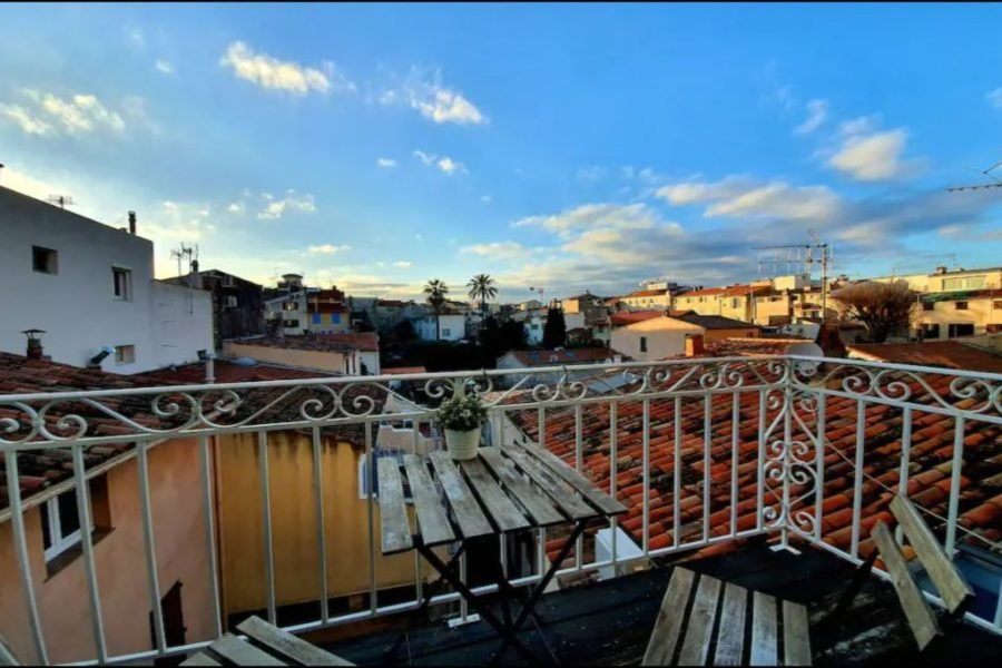 Studio with Terrasse in Old Town Antibes