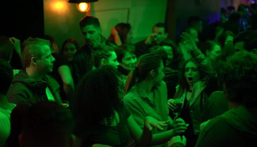 Ceád mile fáilte ag gach duine! Our Nice Bar Crawl is the number 1 way to celebrate St. Paddy's day here on the French Riviera!